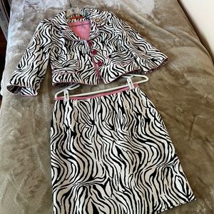 J-Vintage Gorgeous Unique Cynthia Steffe Set/Suit.Fits beautifully Petit…